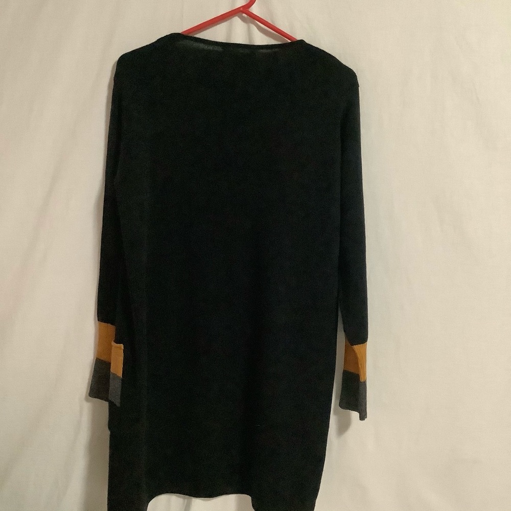 CocoGio Women long sleeve open front Cardigan Black stripe pocket made in. I